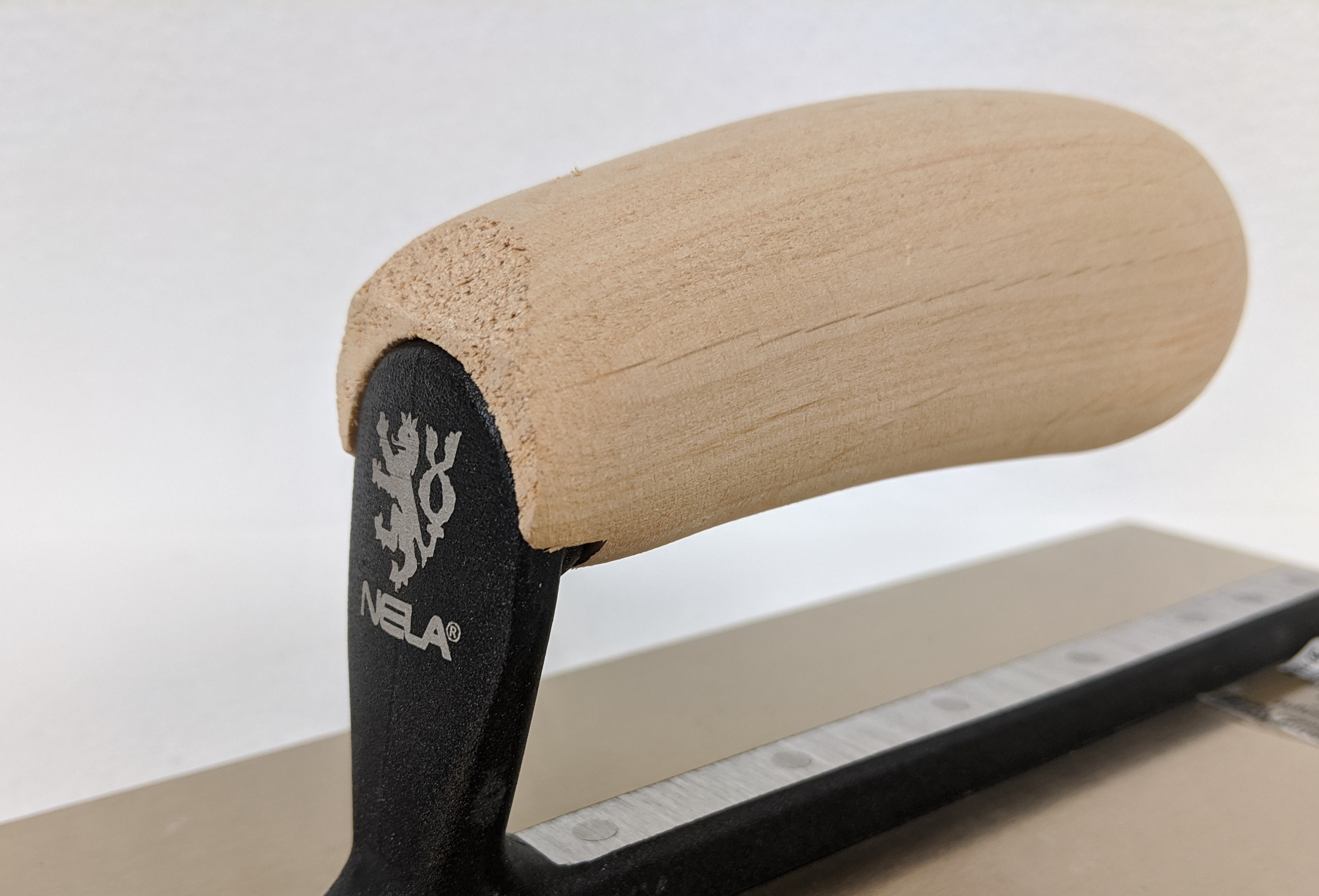 NELA – wooden – handle